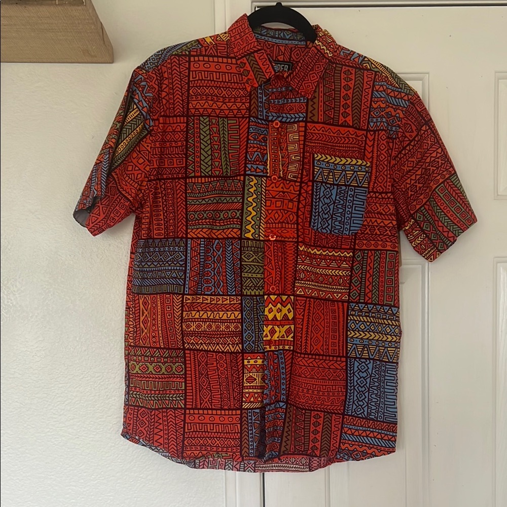🌴Jungle Cruise ahoy! Colorful Geometric Men's Shirt. Medium. 🥥💀🤙🏼